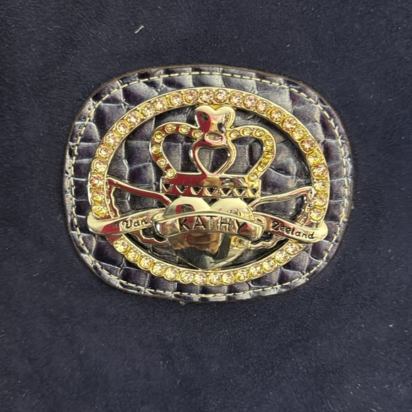 Kathy Van Zeeland - Picture 2 of 6